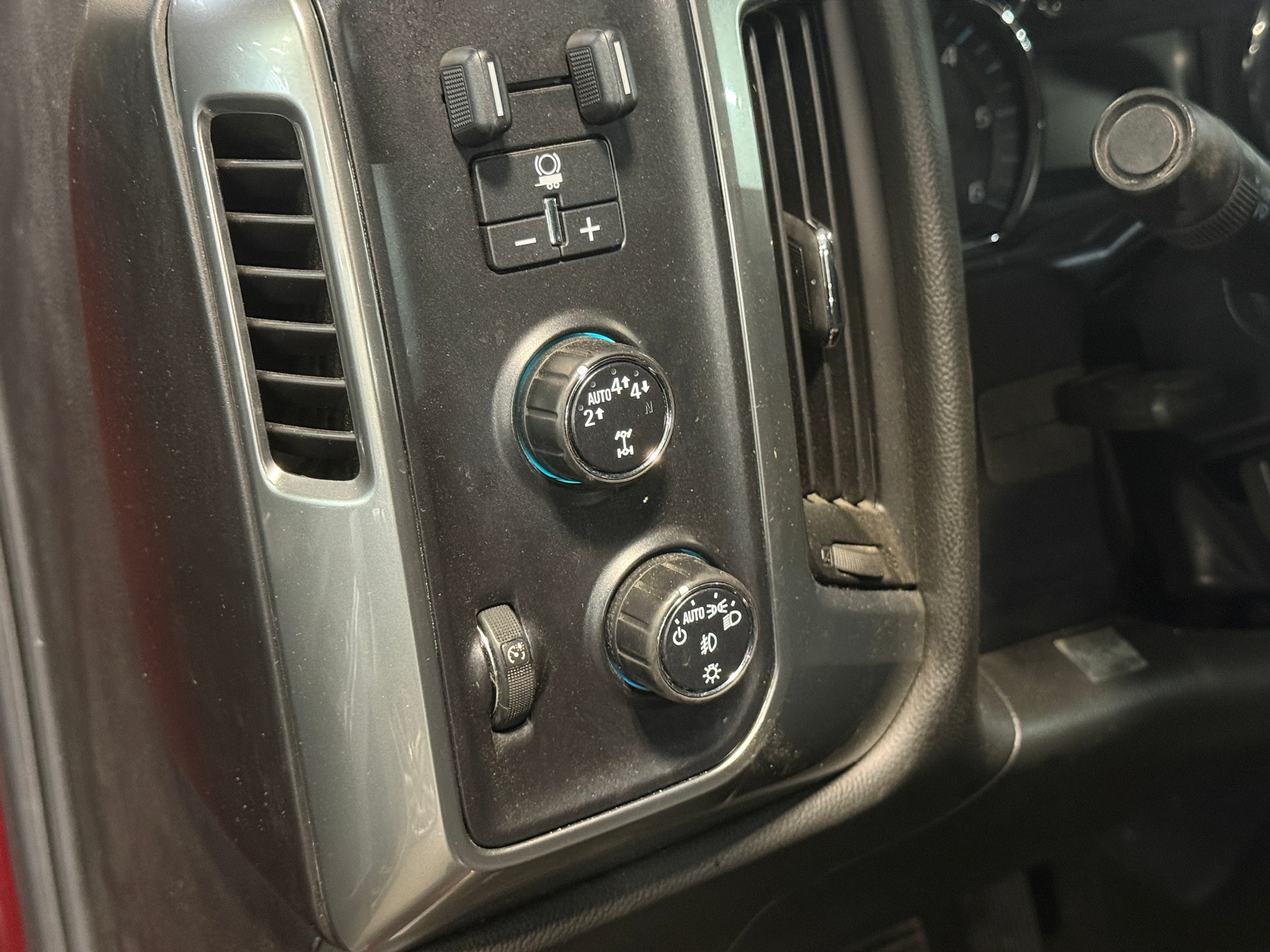 chevrolet silverado 1500 2017 3GCUKREC1HG186075 image chevrolet silverado 1500 2017 3GCUKREC1HG186075 image